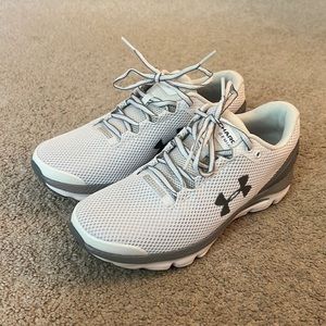 UNDER ARMOUR charged gemini sneakers